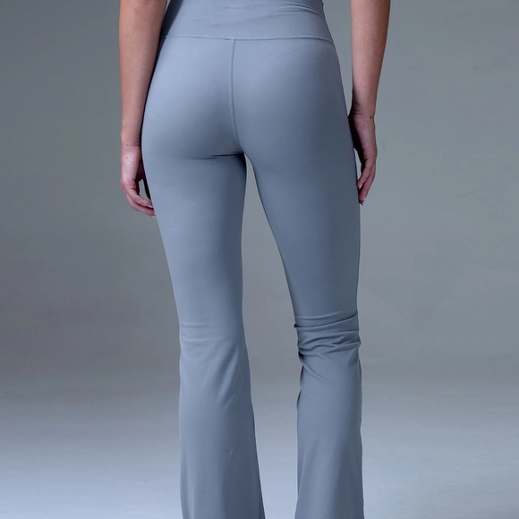 NWT Gray MFD High Waisted Flare Yoga Legging in Sz (M) - Picture 2 of 11